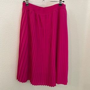 Fuchsia pleated skirt